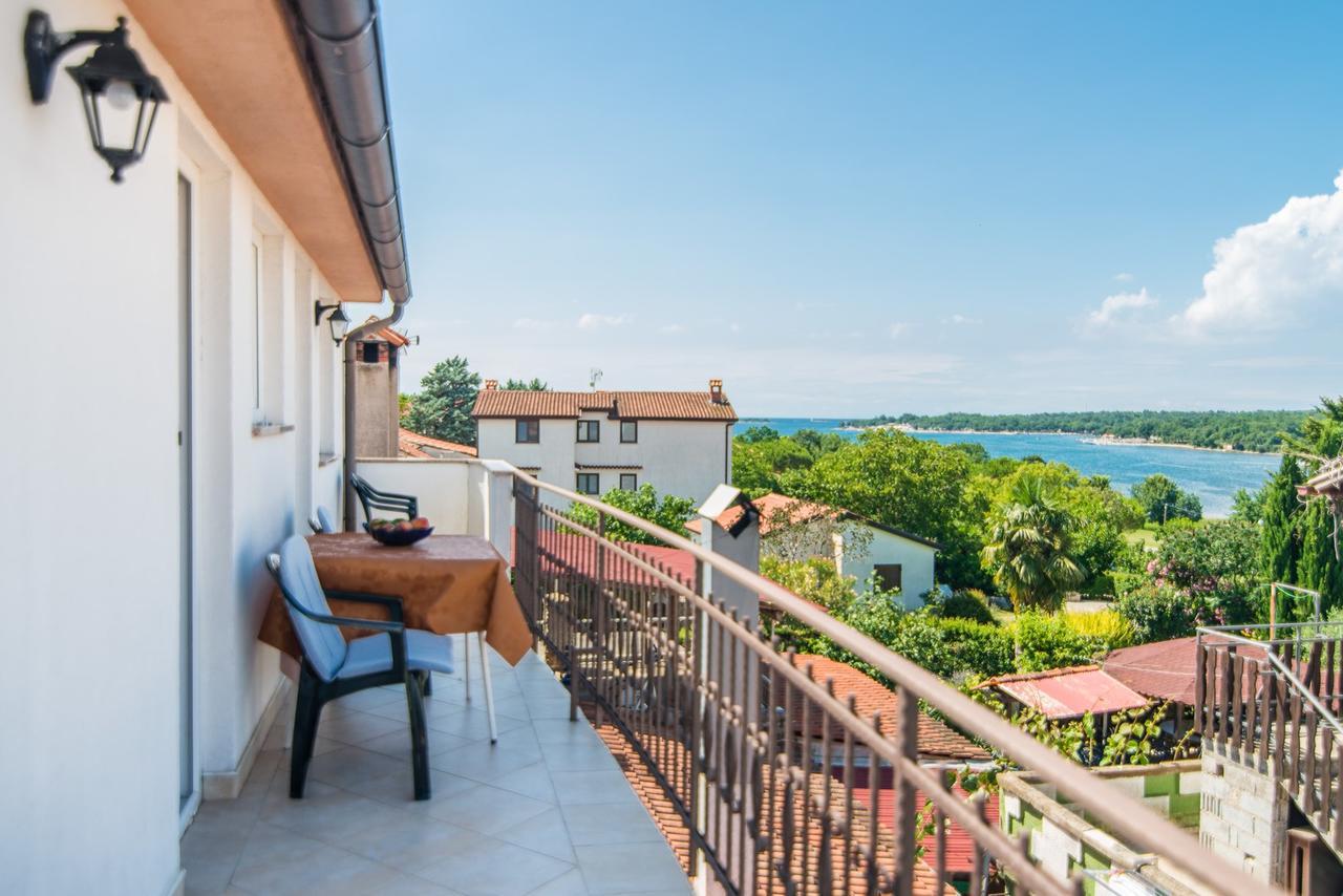 Apartment Vilma Funtana Exterior foto